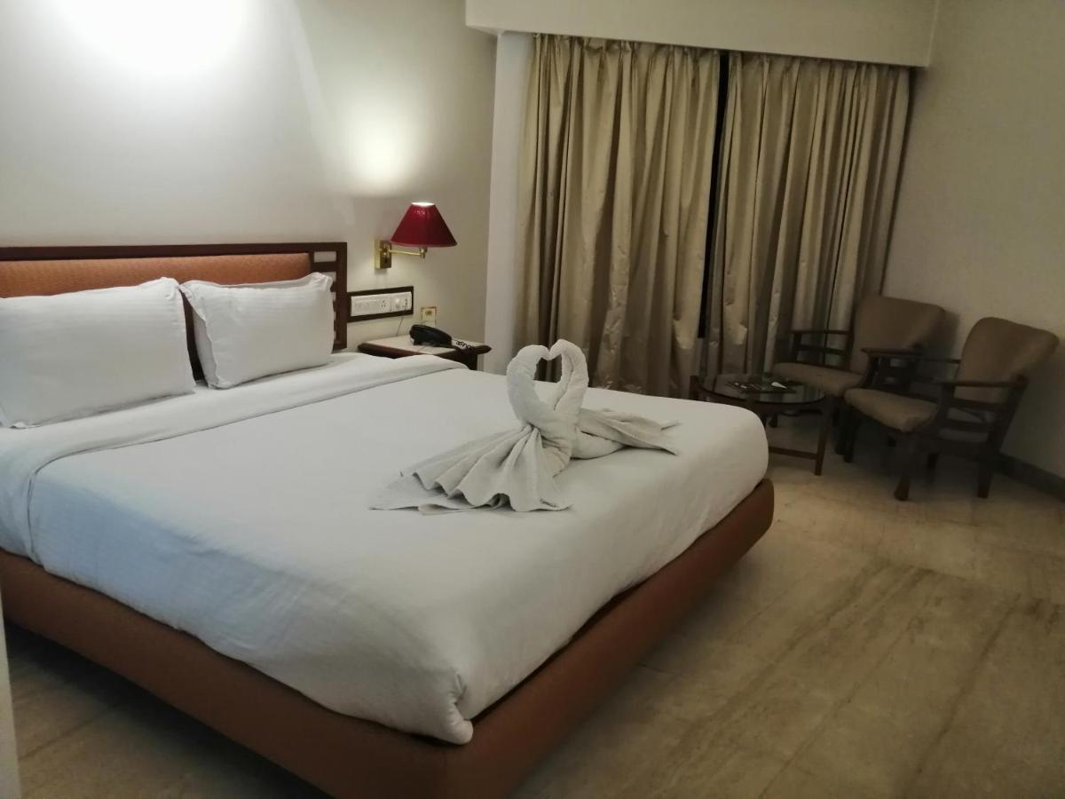 Hotel Maharaja Regency Satara Exteriér fotografie