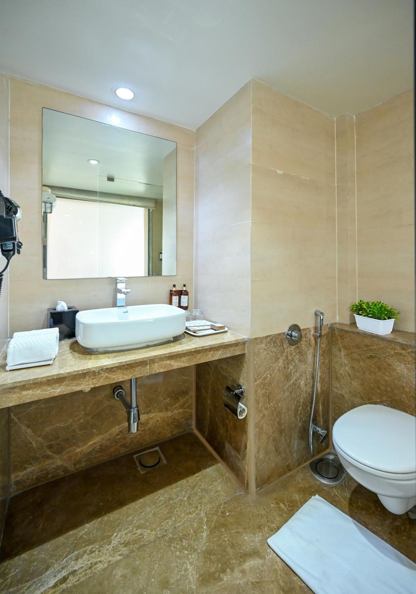 Hotel Maharaja Regency Satara Exteriér fotografie