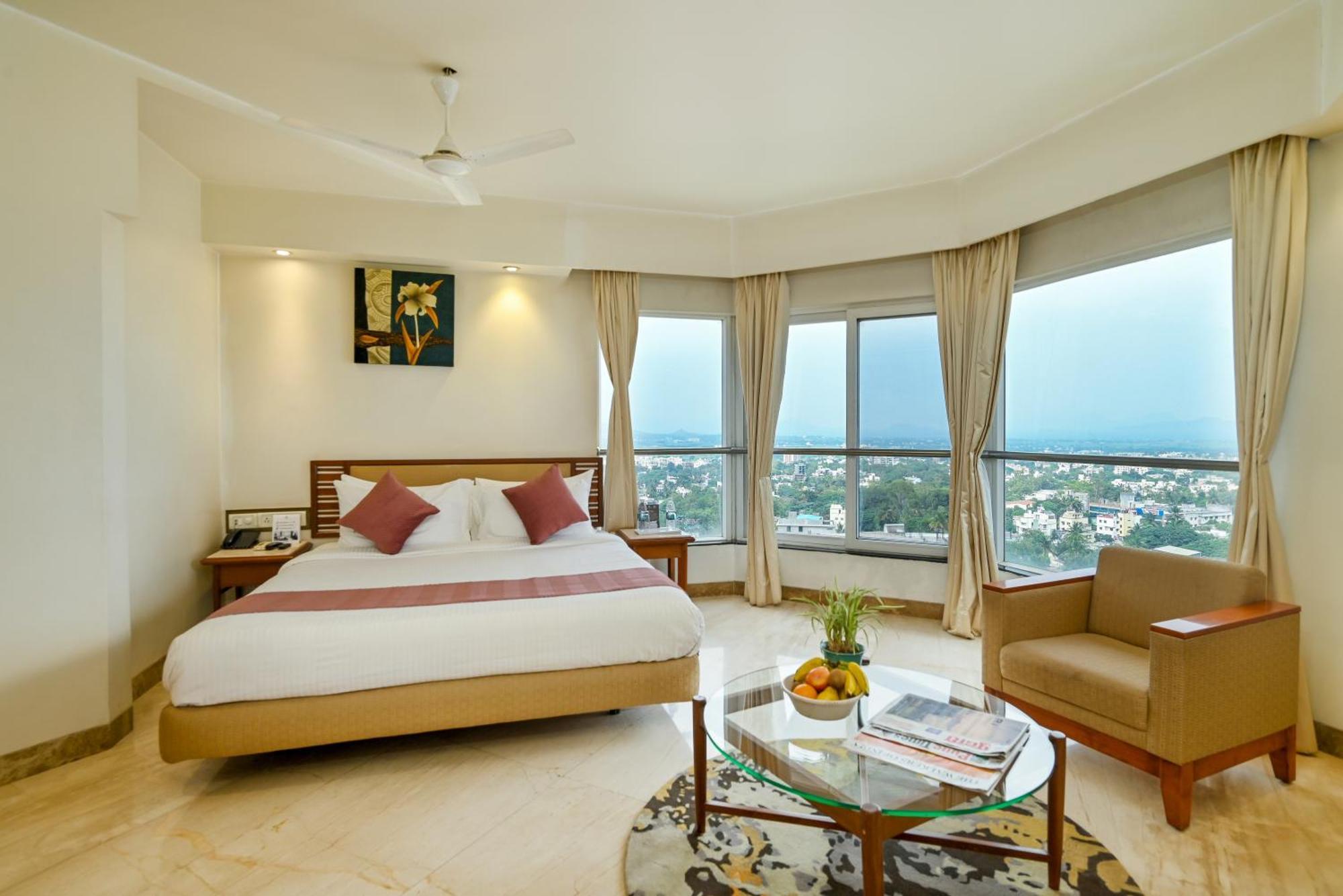 Hotel Maharaja Regency Satara Exteriér fotografie