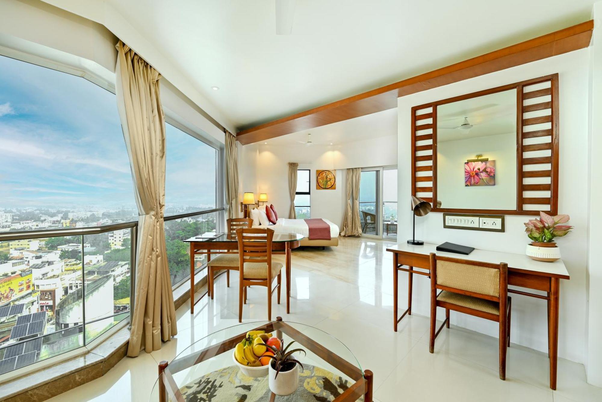Hotel Maharaja Regency Satara Exteriér fotografie