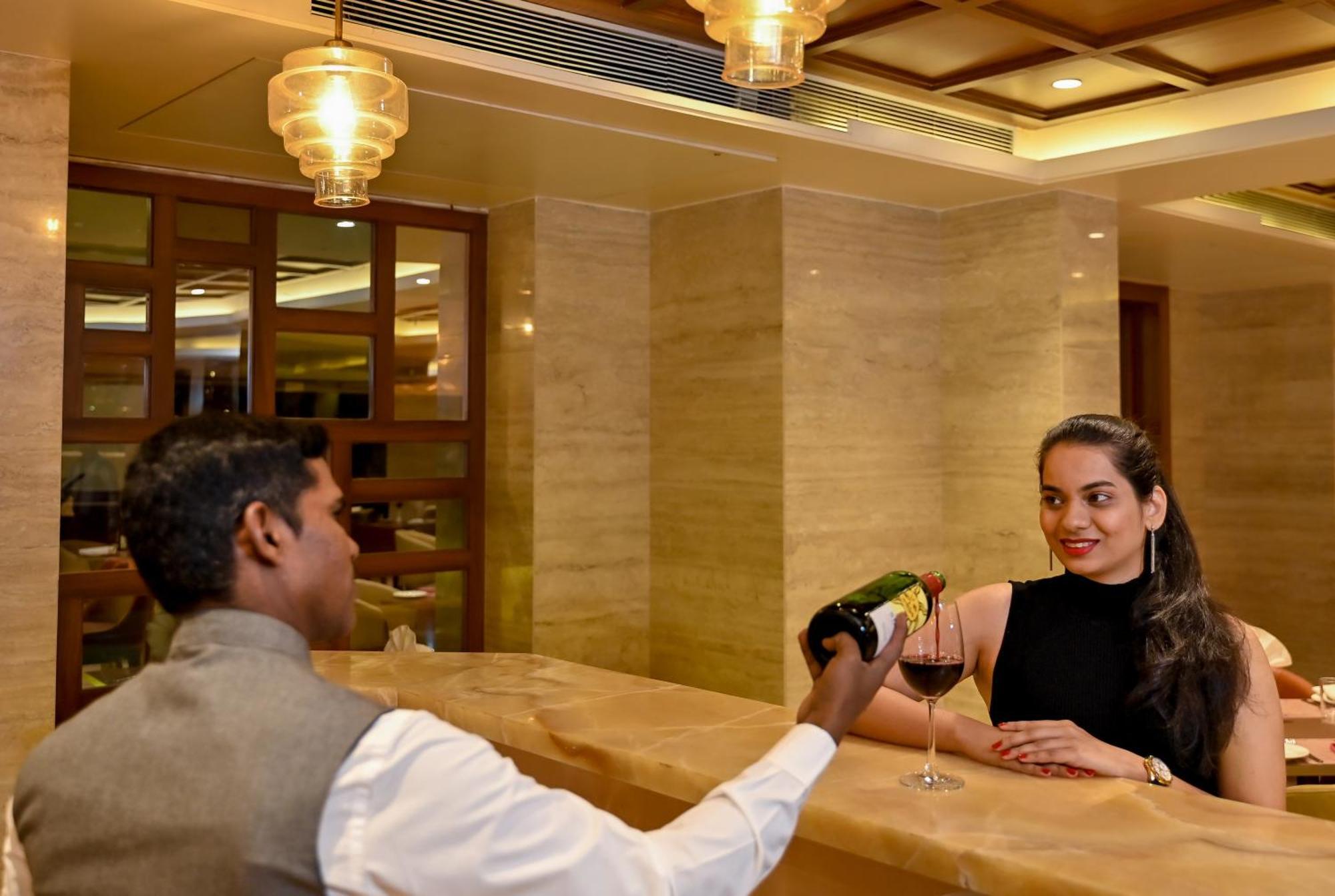 Hotel Maharaja Regency Satara Exteriér fotografie