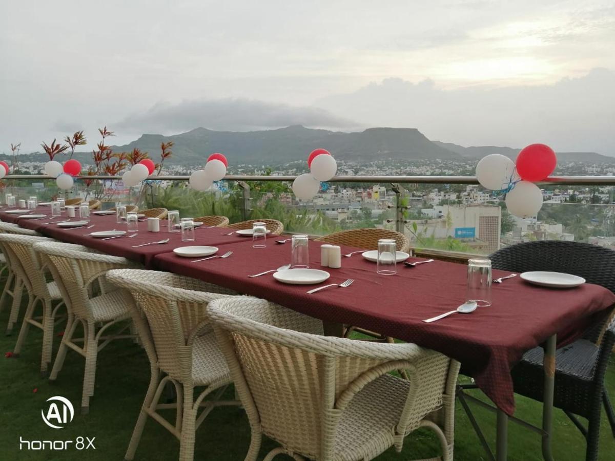 Hotel Maharaja Regency Satara Exteriér fotografie