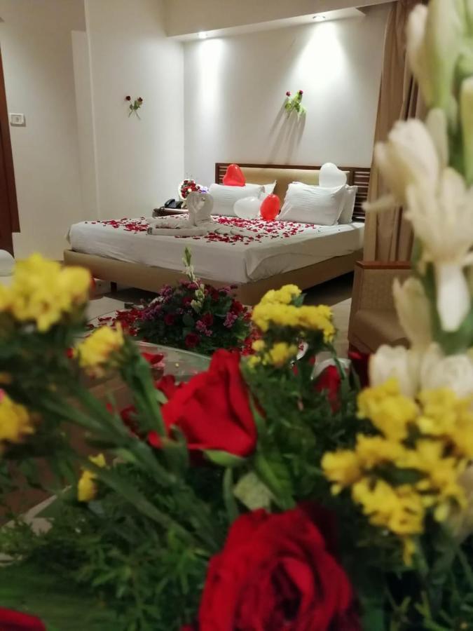 Hotel Maharaja Regency Satara Exteriér fotografie
