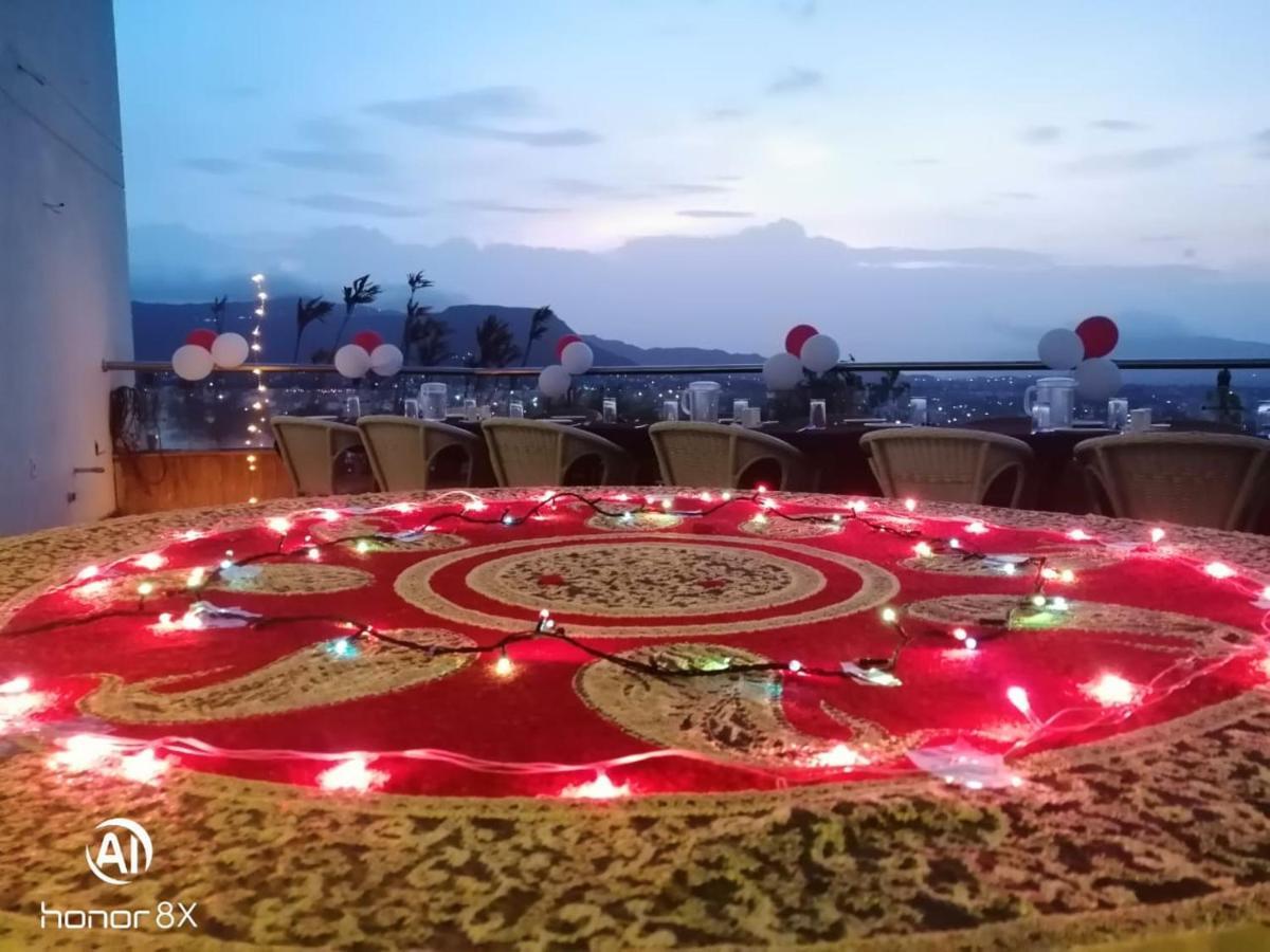 Hotel Maharaja Regency Satara Exteriér fotografie