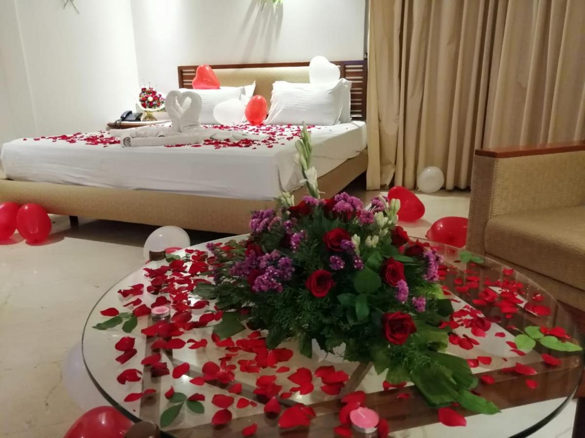Hotel Maharaja Regency Satara Exteriér fotografie